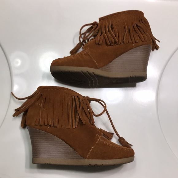 Minnetonka Women’s Leather Suede Moccasin Fringe Tassel Lace-Up Wedge Booties - Picture 5 of 9